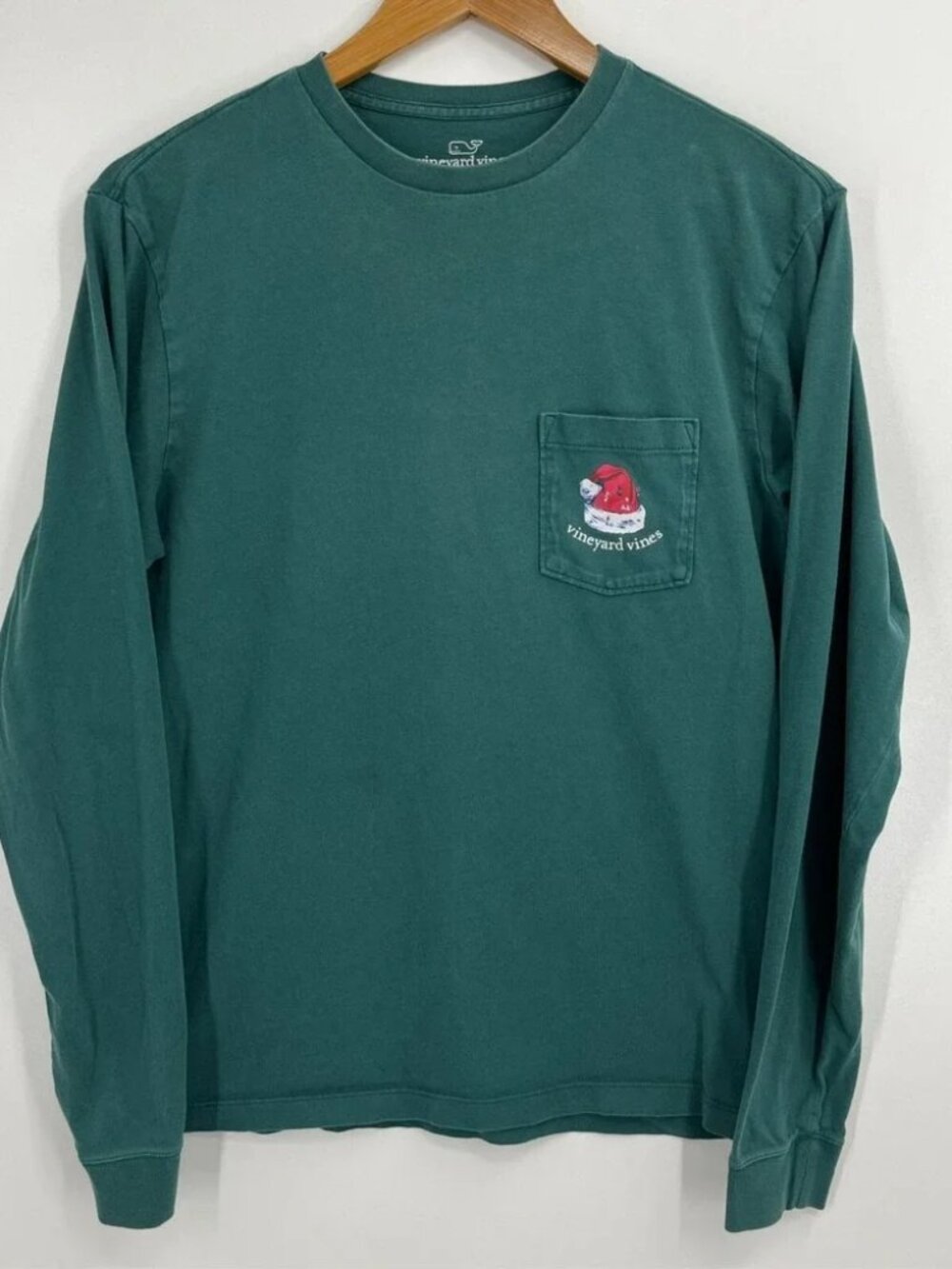 Vineyard Vines Mens XS Green Santa Hat Fishing Lure Long Sleeve Pocket T-Shirt